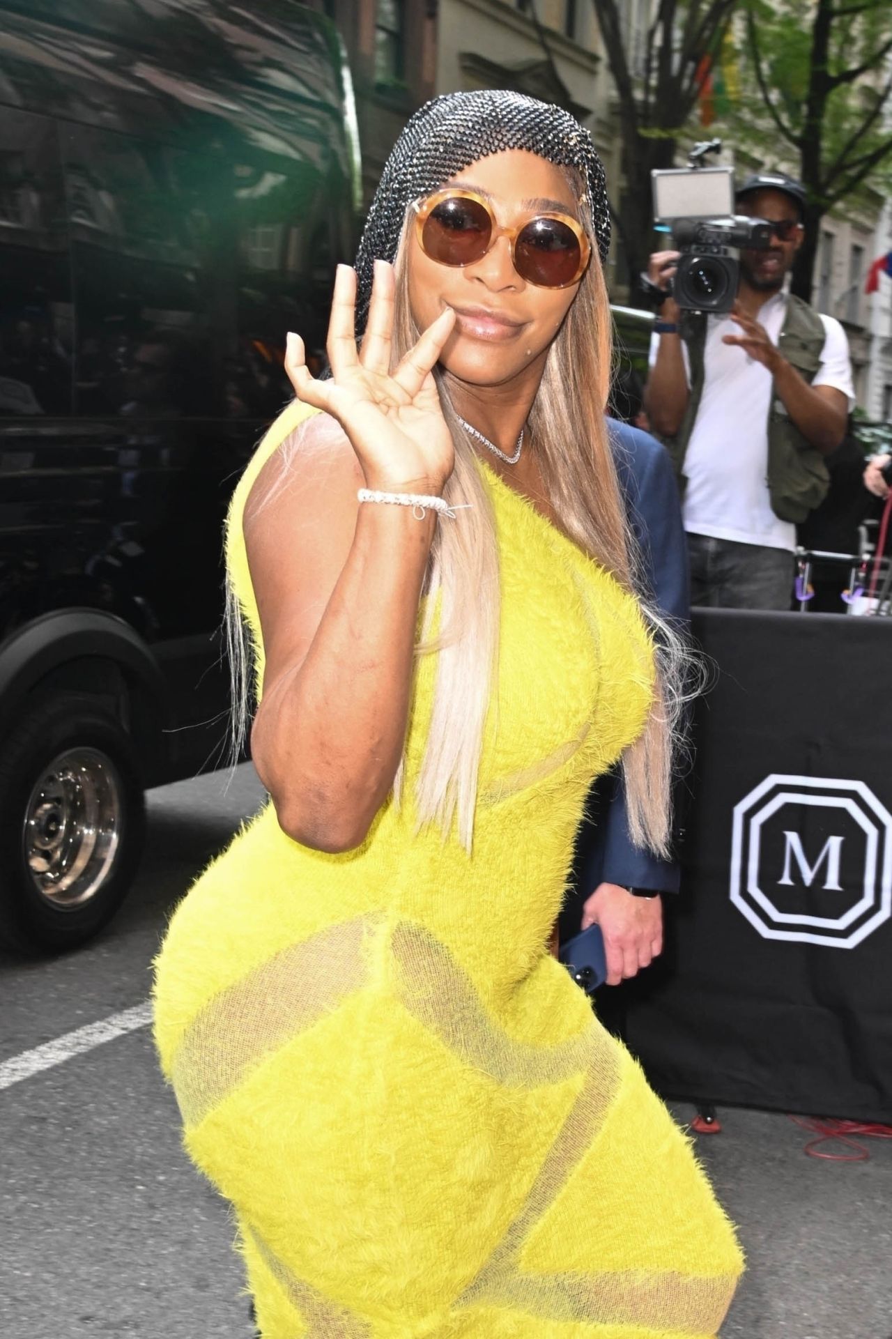 SERENA WILLIAMS IN A BRIGHT YELLOW DRESS IN NEW YORK2